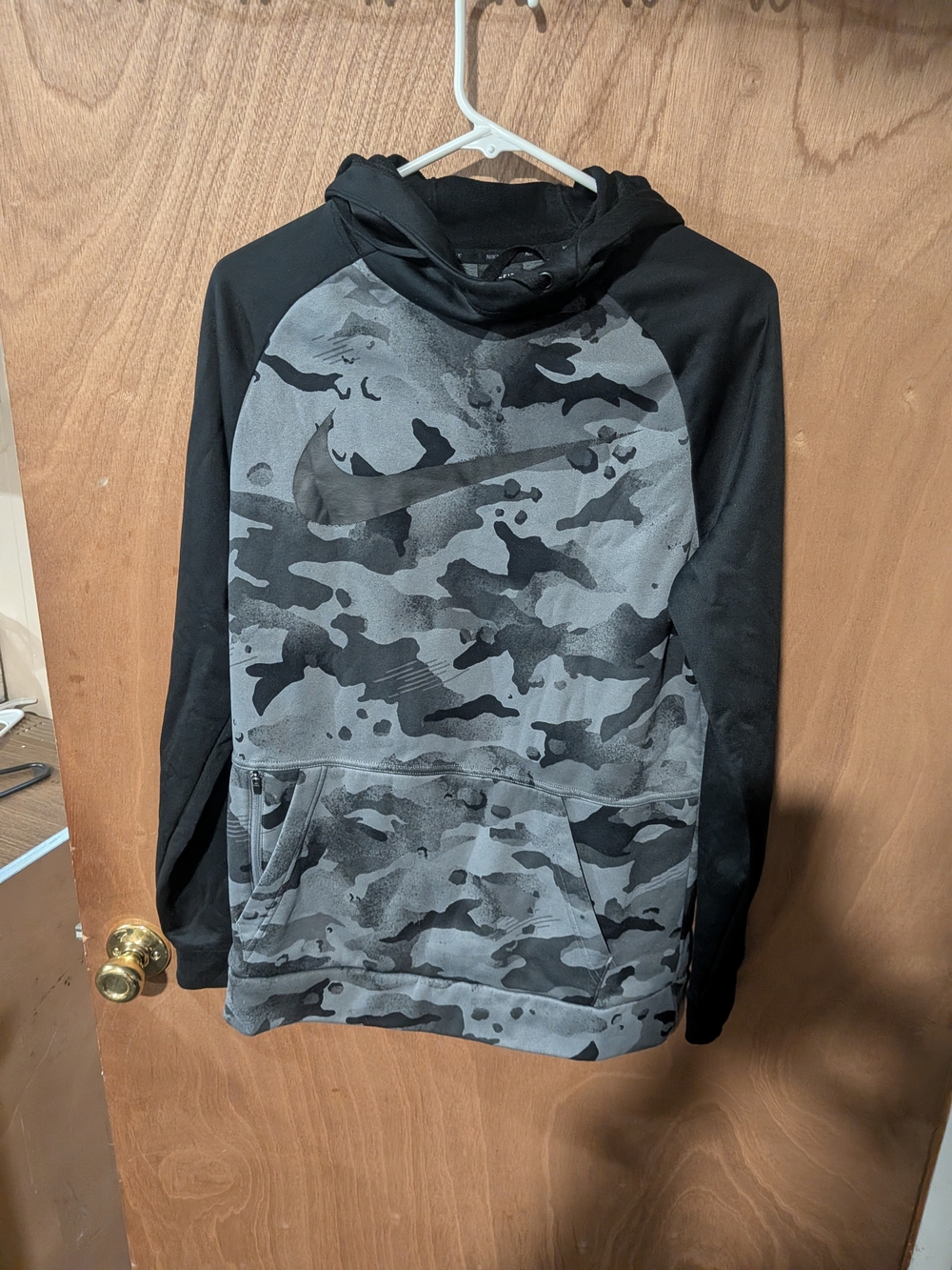 Nike Men’s Gray & Black Camo Pullover Hoodie